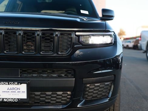 New 2025 Jeep Grand Cherokee L Altitude image 5