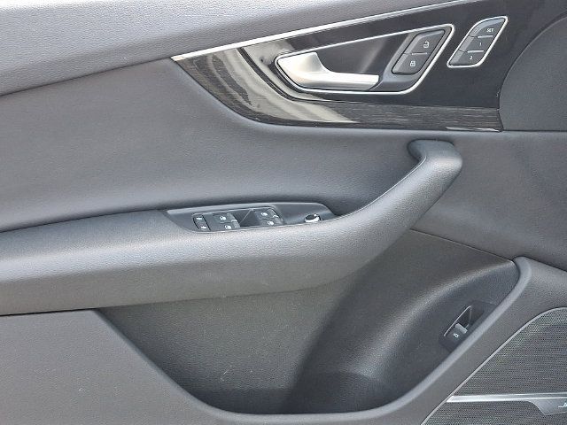 Used 2018 Audi Q7 3.0T Premium Plus AWD/4WD image 21
