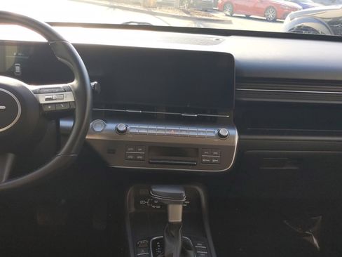 Used 2025 Hyundai Kona SEL image 23