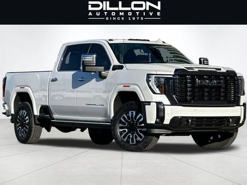 Used 2024 GMC Sierra 2500 Denali Ultimate AWD/4WD image 2