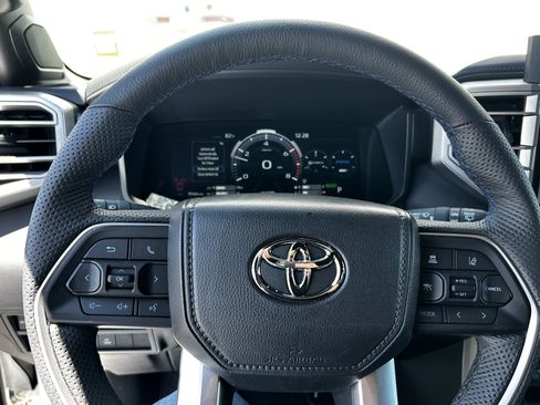 Used 2025 Toyota Sequoia Platinum w/ TRD Off-Road Package AWD/4WD image 17