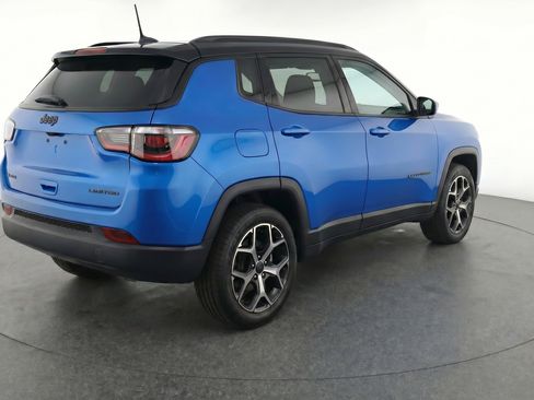 Used 2025 Jeep Compass Limited image 9