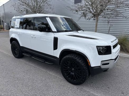 Used 2024 Land Rover Defender 110 S image 4