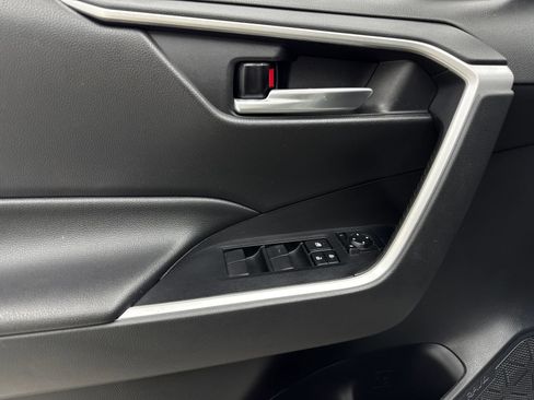 Used 2021 Toyota RAV4 XLE FWD image 35