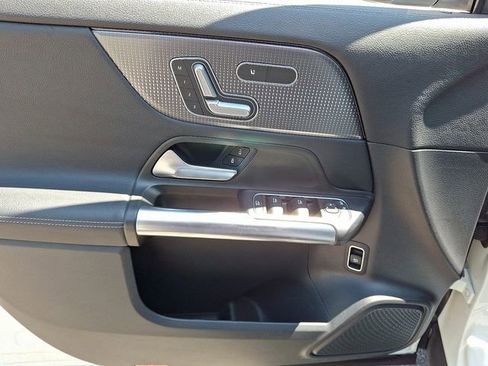 Used 2022 Mercedes-Benz GLA 250 4MATIC image 16