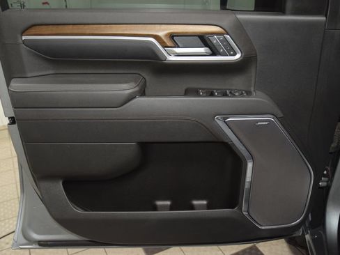 Used 2025 Chevrolet Silverado 2500 High Country w/ Technology Package AWD/4WD image 52