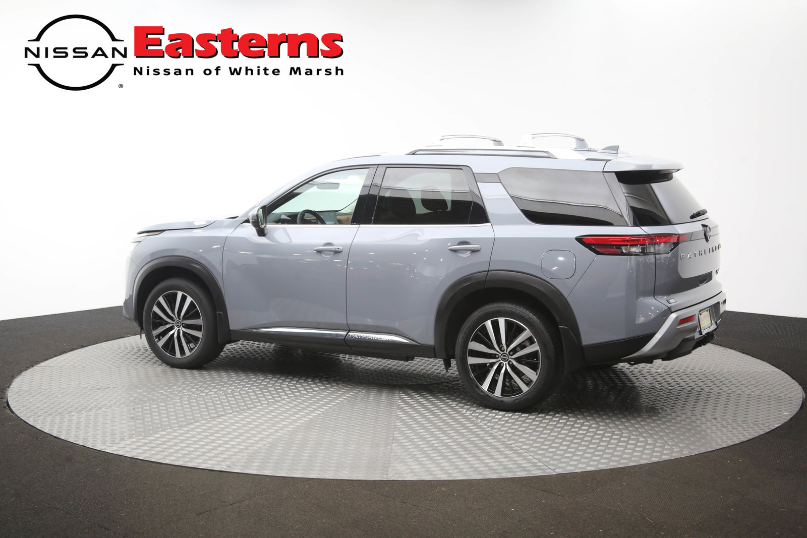 Used 2023 Nissan Pathfinder Platinum w/ Cargo Package AWD/4WD image 61