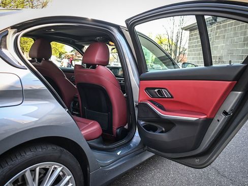 Used 2023 BMW 330i xDrive Sedan w/ Premium Package image 15