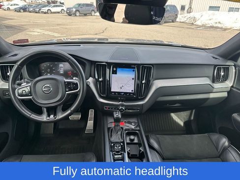 Used 2019 Volvo XC60 T5 R-Design image 17