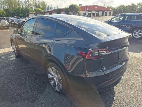 Used 2024 Tesla Model Y 2WD image 10