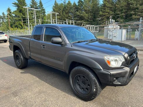 Used 2013 Toyota Tacoma 4x4 Access Cab w/ Convenience Pkg image 3