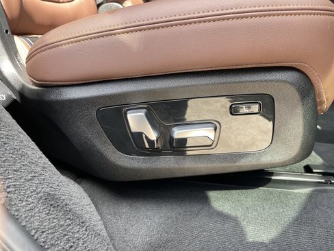 Used 2023 BMW X7 xDrive40i w/ Parking Assistance Package image 22