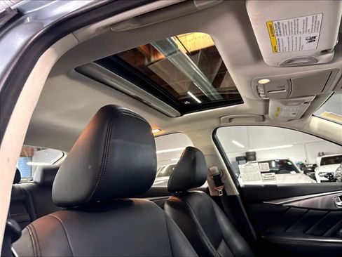 Used 2015 INFINITI Q50 Premium w/ Navigation Package RWD image 23