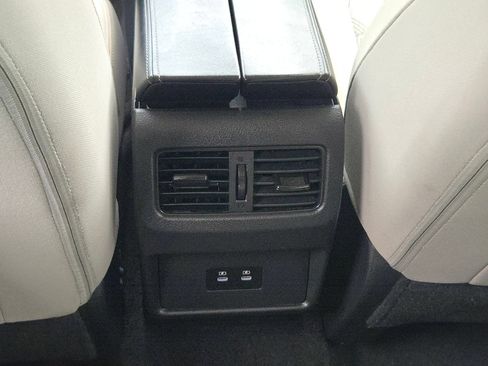 Certified 2025 Nissan Rogue SV FWD image 23