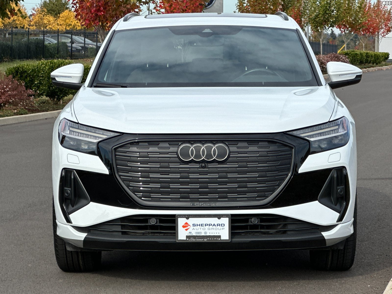 Used 2024 Audi Q4 e-tron Prestige AWD/4WD image 8