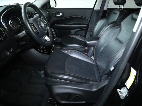 Used 2018 Jeep Compass Limited w/ Safe & Security Group AWD/4WD image 16