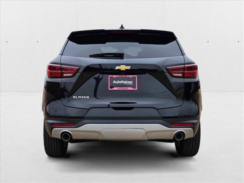 New 2025 Chevrolet Blazer LT w/ Driver Confidence Package image 9