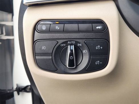 Used 2019 INFINITI QX50 Essential w/ Premium Heat Package image 21