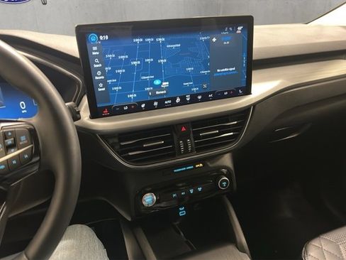 Used 2023 Ford Escape Platinum w/ Premium Technology Package image 15