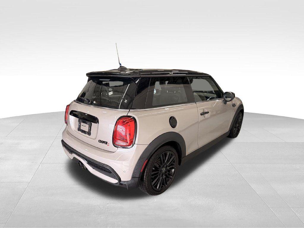 Certified 2022 MINI Cooper S w/ Premium Package FWD image 6