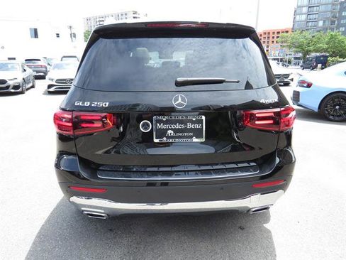 Used 2026 Mercedes-Benz GLB 250 4MATIC image 3