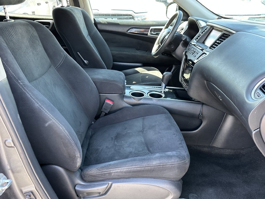 Used 2016 Nissan Pathfinder SV FWD image 13