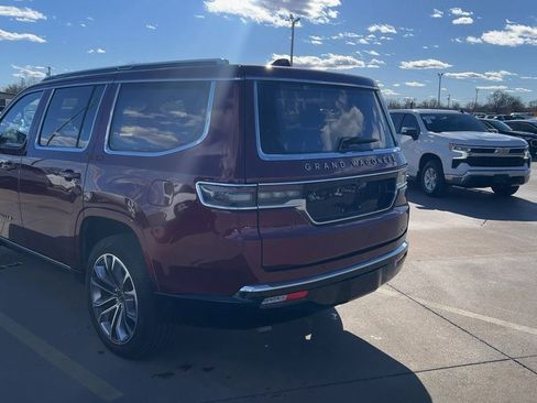 Used 2024 Jeep Grand Wagoneer Series III w/ Rear Seat Video Group 1 image 5
