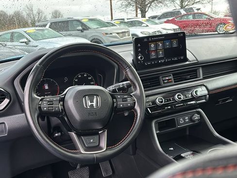 Certified 2024 Honda Pilot TrailSport image 13