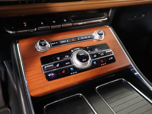 Used 2021 Lincoln Aviator Reserve w/ Equipment Group 201A image 8