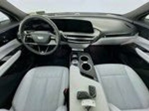 Used 2024 Cadillac Lyriq Luxury RWD image 9