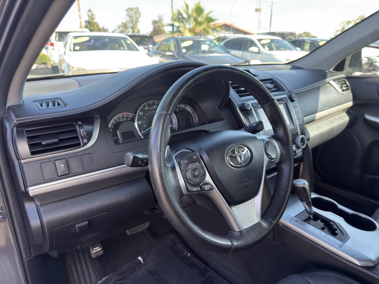 Used 2012 Toyota Camry SE FWD image 17