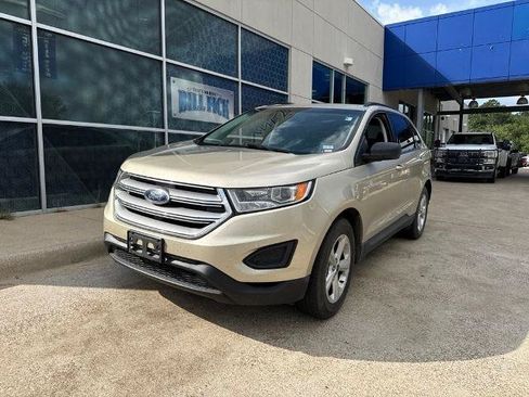 Certified 2018 Ford Edge SE FWD image 4
