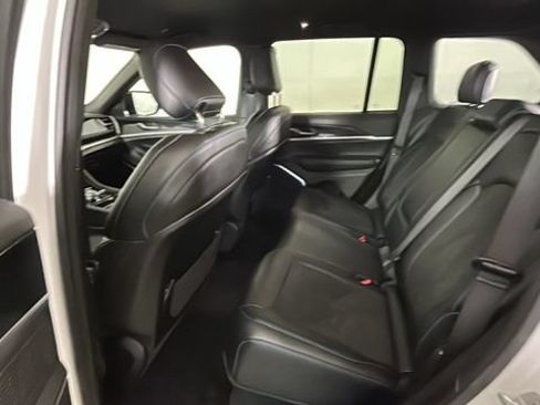 Used 2022 Jeep Grand Cherokee Trailhawk AWD/4WD image 26