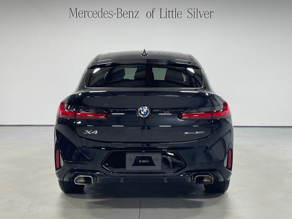Used 2024 BMW X4 xDrive30i w/ M Sport Package AWD/4WD image 4