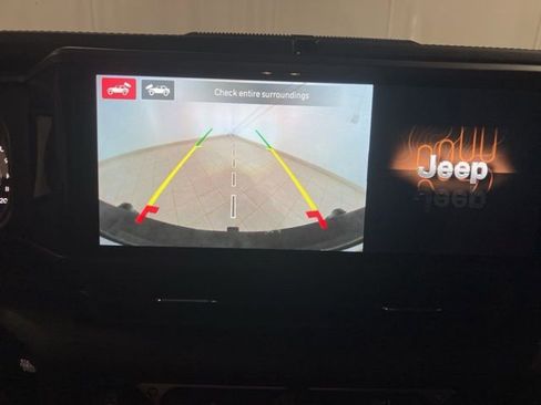 Used 2024 Jeep Wrangler Rubicon w/ Technology Group image 17