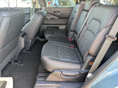 New 2026 Nissan Pathfinder Platinum image 28