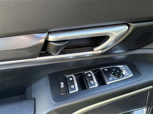 Used 2024 Kia Telluride S w/ S Sunroof Package image 26