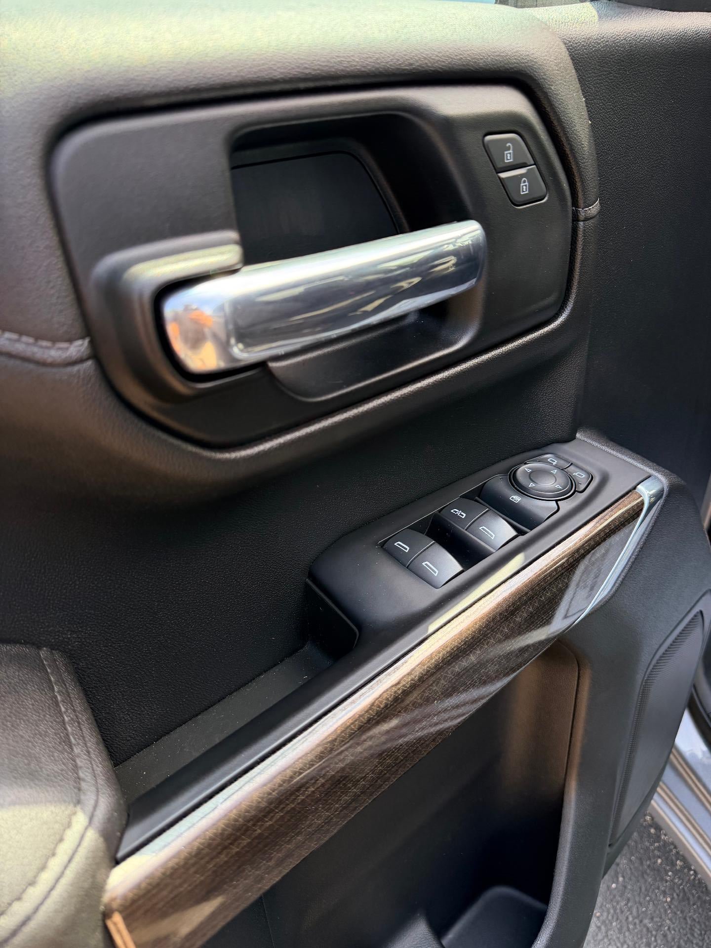Used 2022 Chevrolet Silverado 1500 RST AWD/4WD image 12