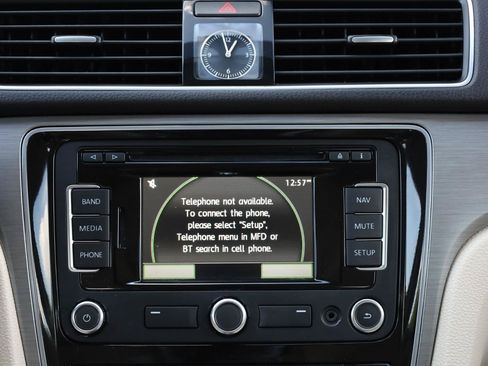 Used 2015 Volkswagen Passat 1.8T SE FWD image 40