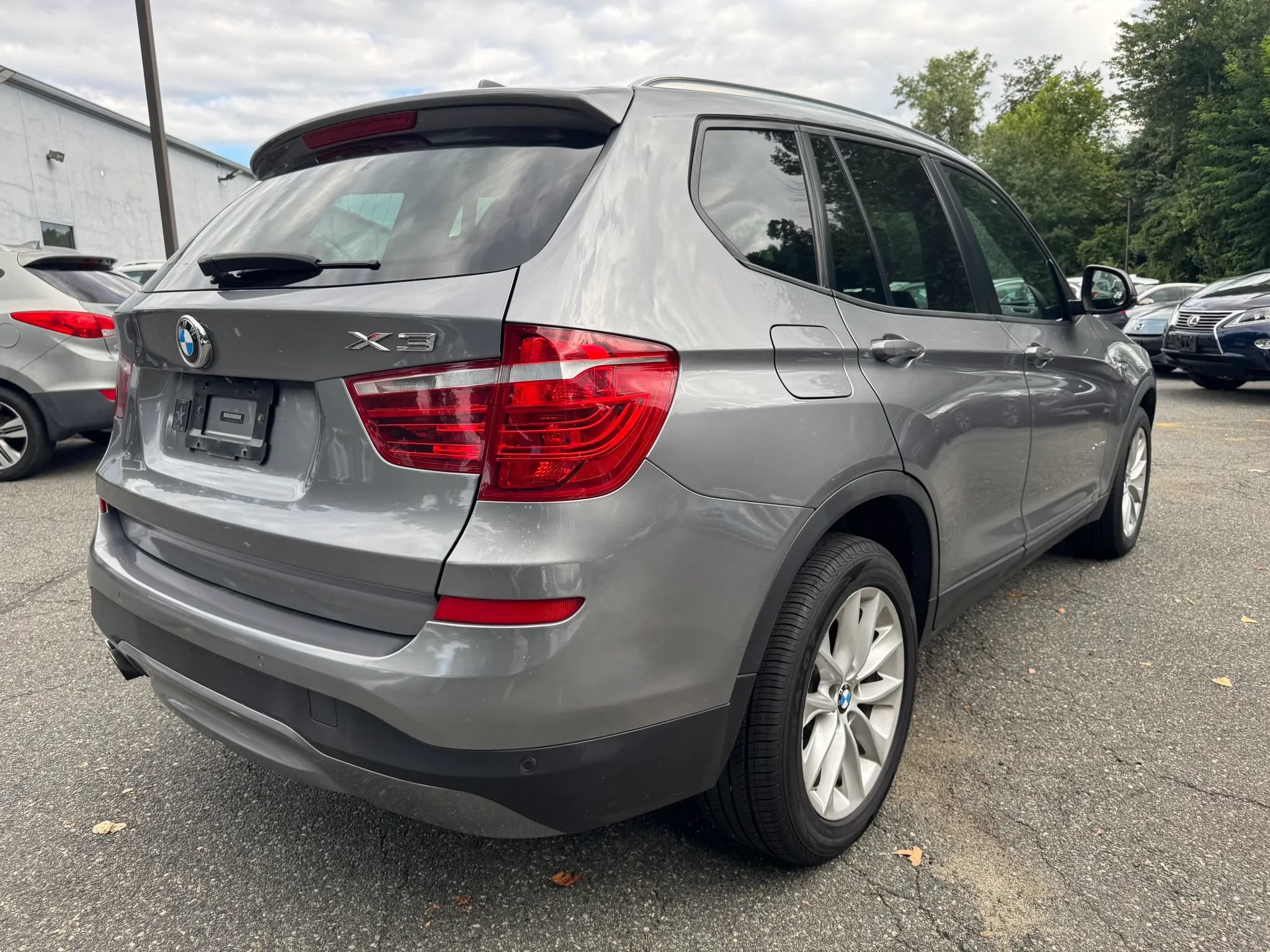 Used 2017 BMW X3 xDrive28i AWD/4WD image 5
