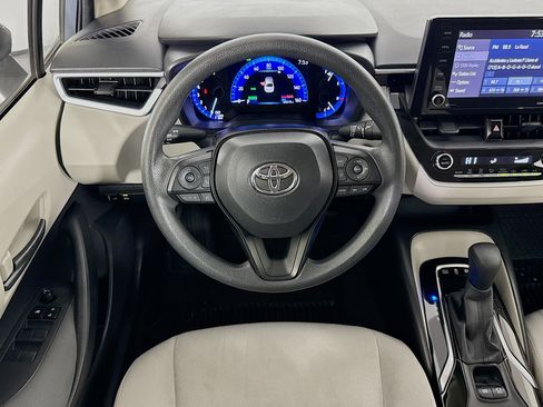 Used 2022 Toyota Corolla LE FWD image 16