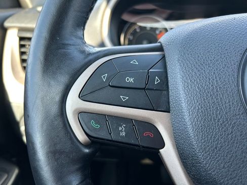 Certified 2016 Jeep Cherokee Limited image 18