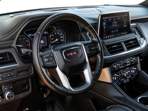 Used 2021 GMC Yukon XL SLT image 12