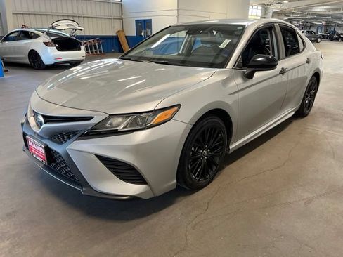 Used 2020 Toyota Camry SE AWD/4WD image 7