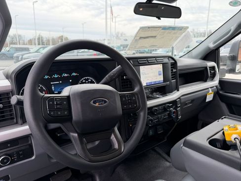 New 2024 Ford F550 4x4 Regular Cab Super Duty image 17