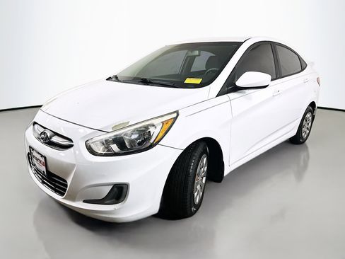Used 2016 Hyundai Accent SE w/ Option Group 02 image 3