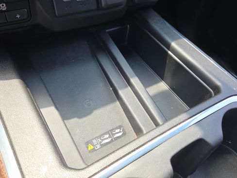 Used 2022 GMC Sierra 1500 Denali w/ Denali Premium Package image 20