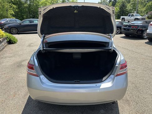 Used 2010 Toyota Camry LE FWD image 6