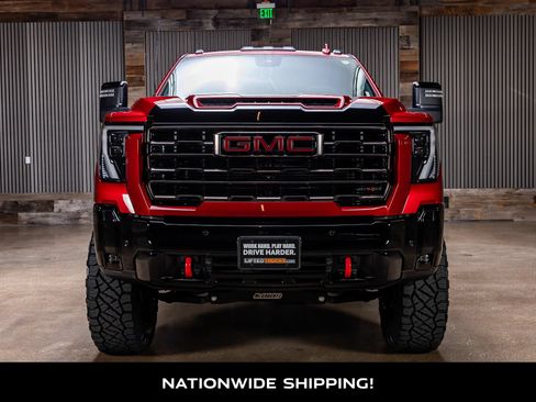 Used 2025 GMC Sierra 2500 AT4X AWD/4WD image 4
