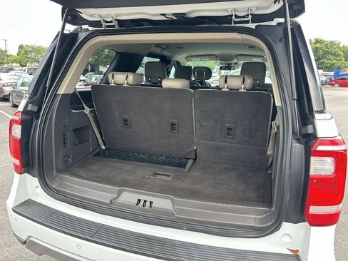 Used 2020 Ford Expedition XLT w/ Equipment Group 201A RWD image 17